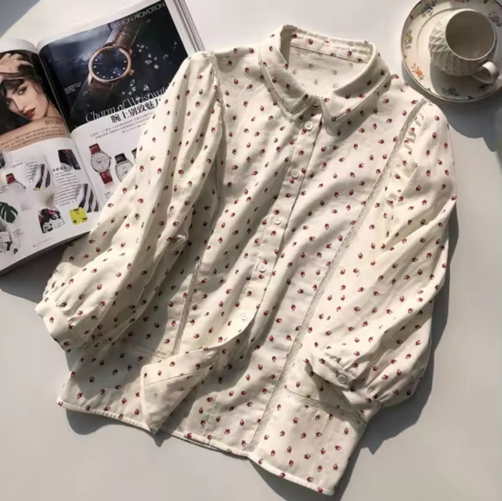 Ladies strawberry vintage blouse size S